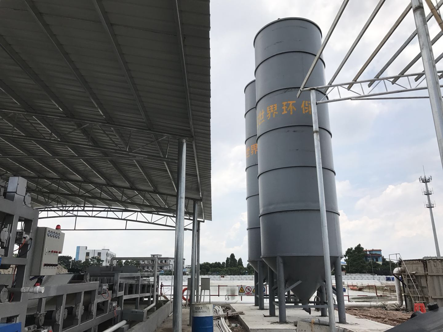 河道淤泥脫水機(jī)清理現(xiàn)場(chǎng)